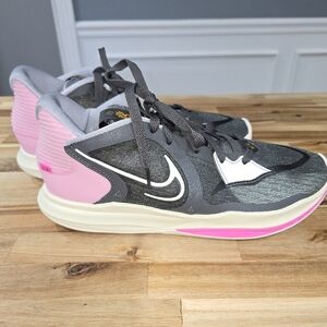 Nike Men's 10.5 KYRIE 5 Low Preservation Athletic Tennis Shoes New w/out Tags!